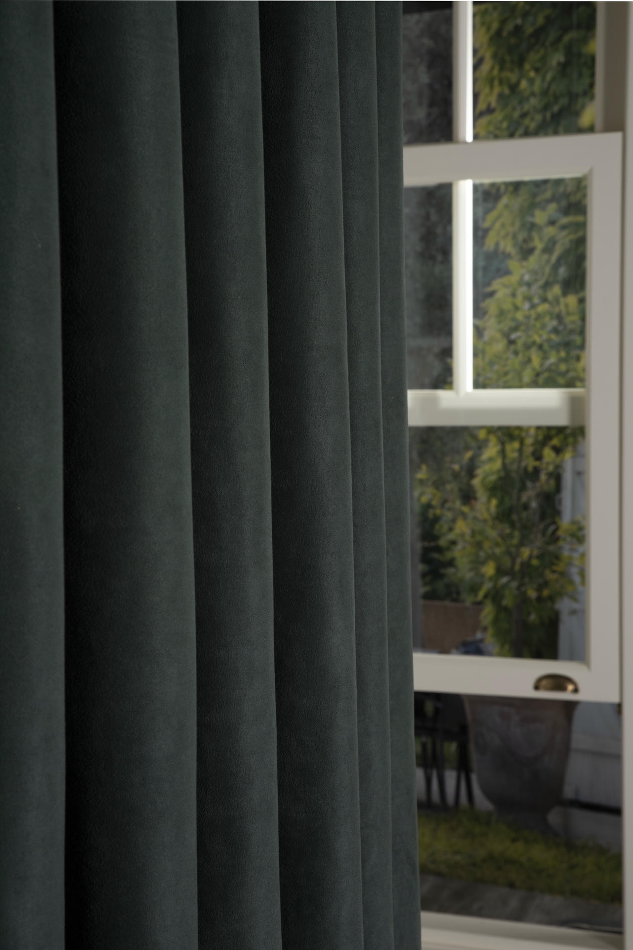 Velvet Decorative Curtains gallery image 6